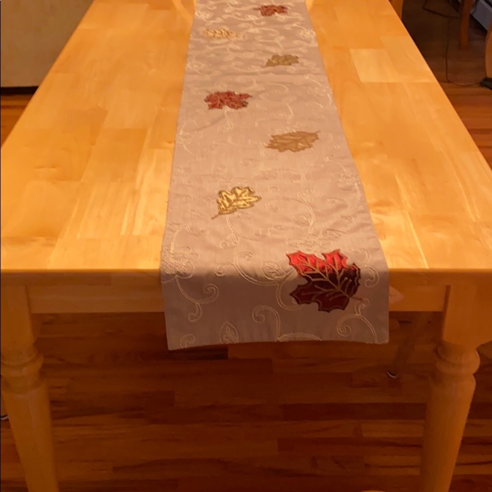Table Runner - image 1